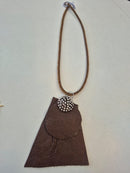 COLAR COURO MARROM  COM STRASS